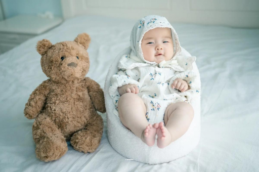 沈阳宝宝吃不饱母乳的症状